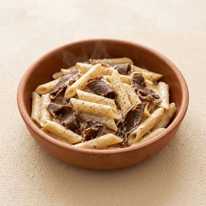 Pasta Pastirma mit Sahnesoße, Pastirma